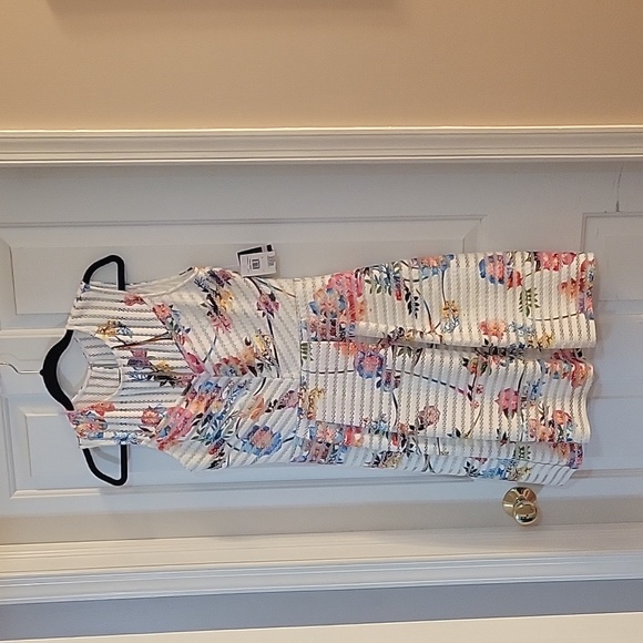 Gabby Skye Dresses & Skirts - Gabby Skye ivory floral fit and flare tank dress 6